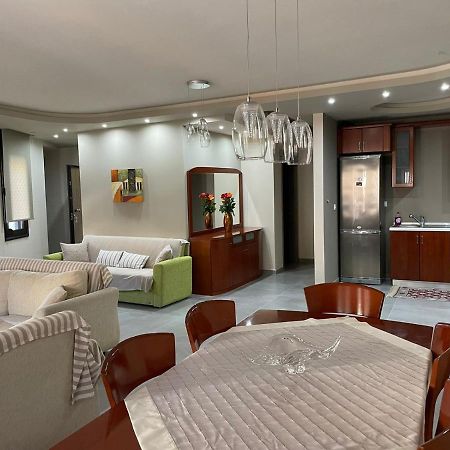Aretousa - Center Luxury Suites 1 Néa Péramos Buitenkant foto