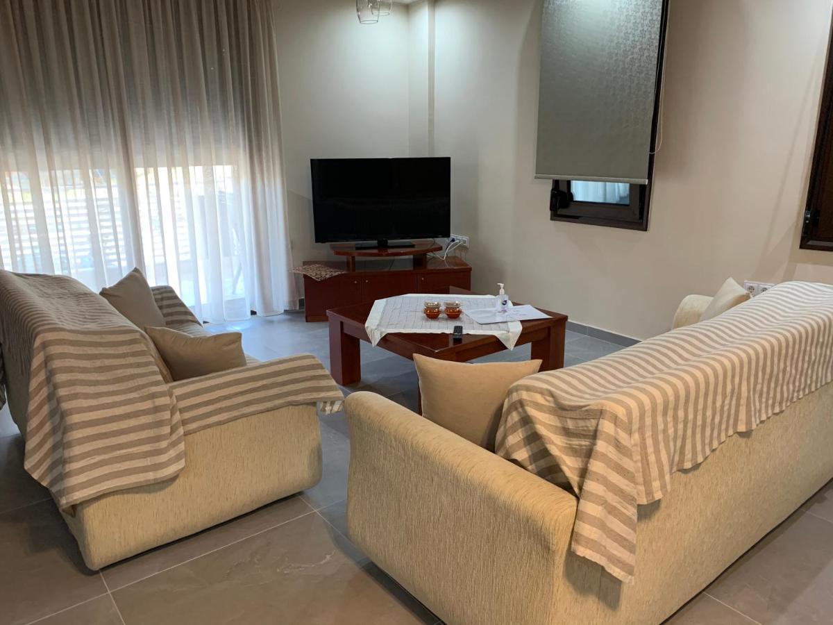 Aretousa - Center Luxury Suites 1 Néa Péramos Buitenkant foto