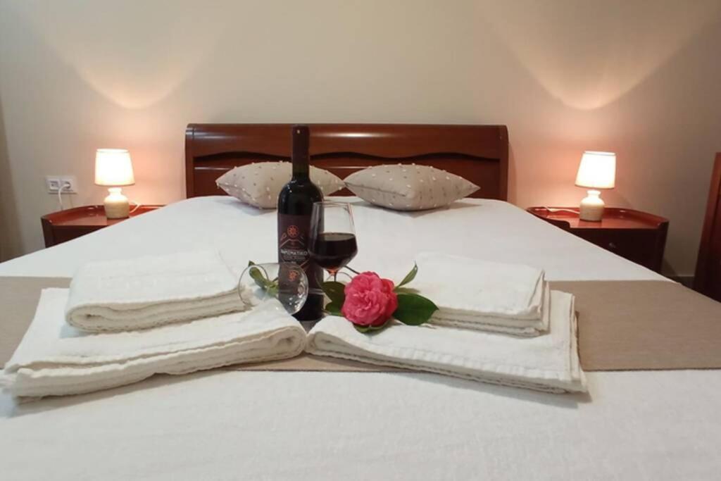 Aretousa - Center Luxury Suites 1 Néa Péramos Buitenkant foto