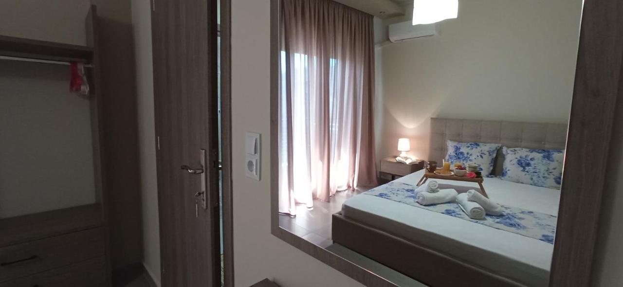 Aretousa - Center Luxury Suites 1 Néa Péramos Buitenkant foto