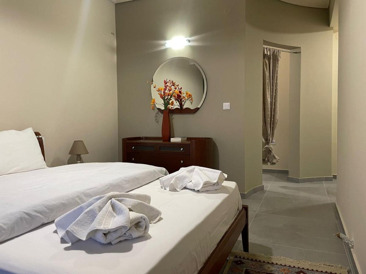 Aretousa - Center Luxury Suites 1 Néa Péramos Buitenkant foto