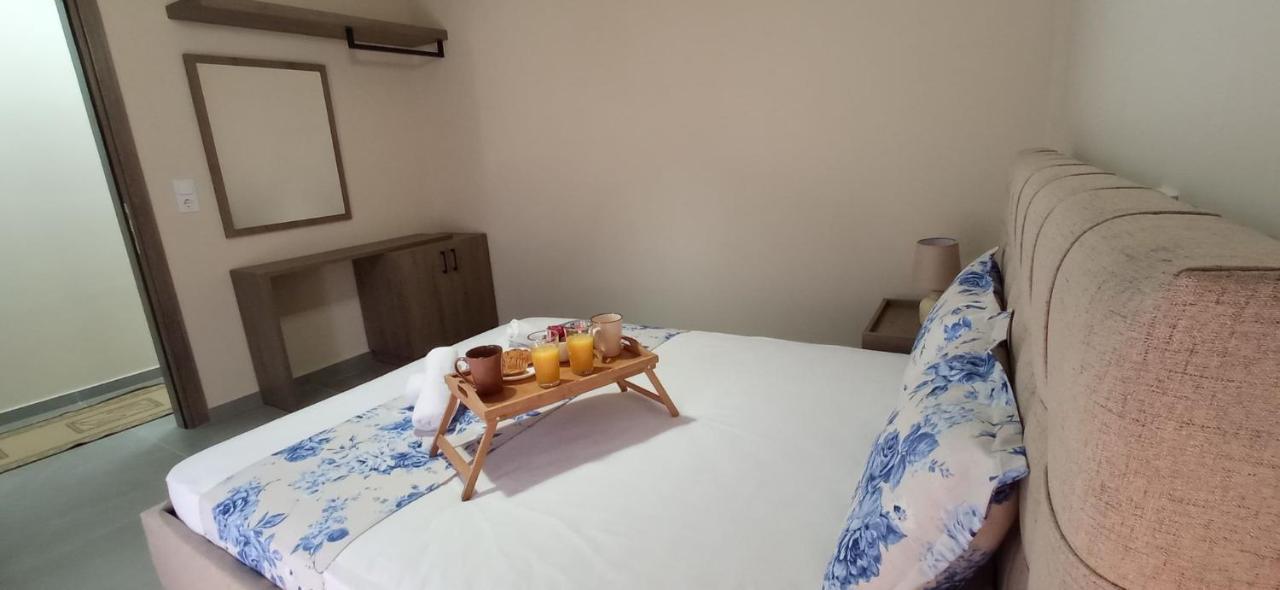 Aretousa - Center Luxury Suites 1 Néa Péramos Buitenkant foto