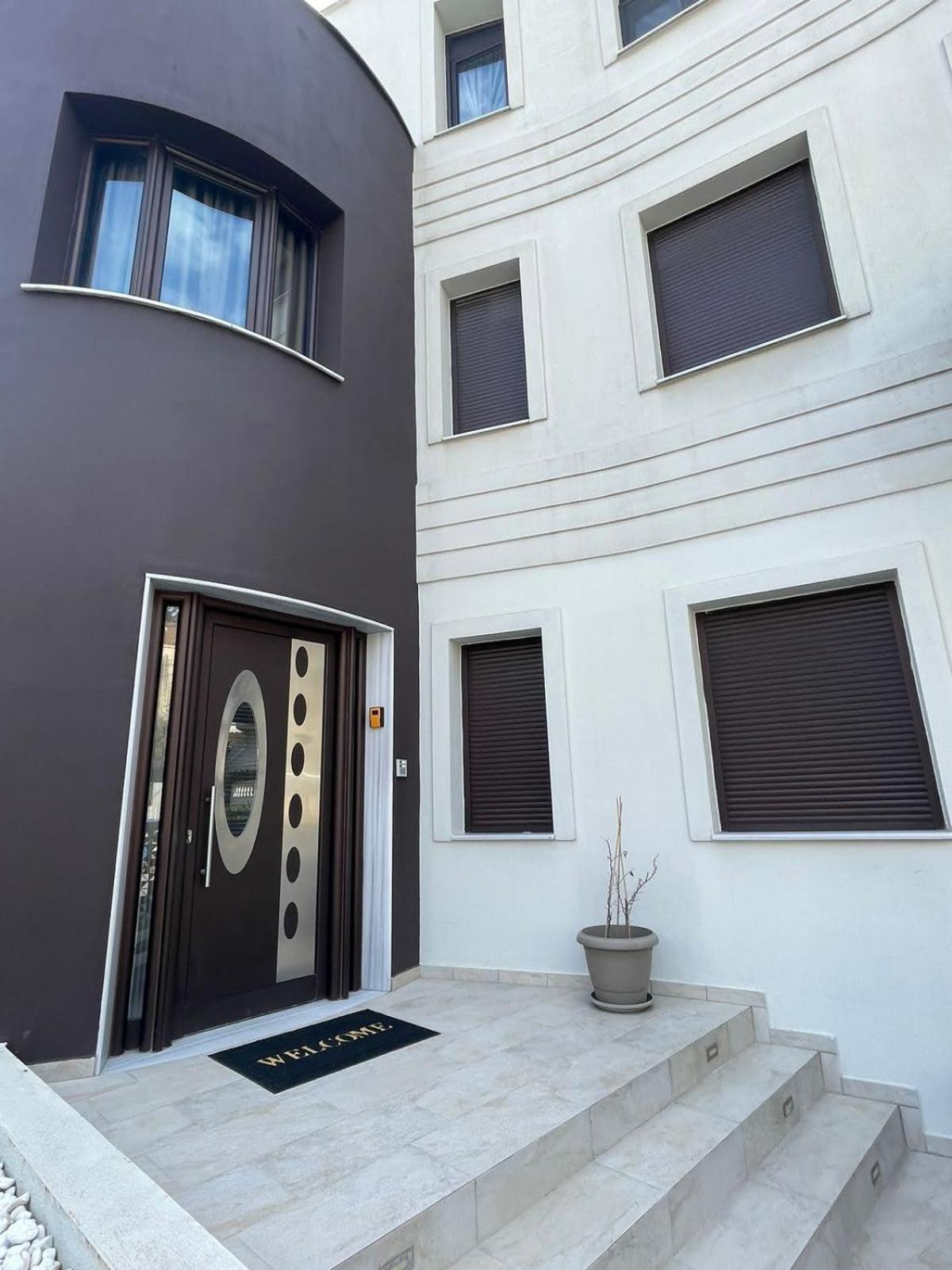 Aretousa - Center Luxury Suites 1 Néa Péramos Buitenkant foto