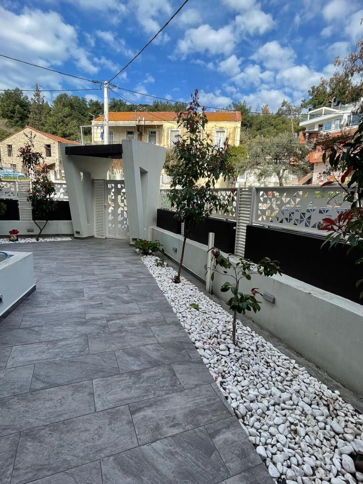 Aretousa - Center Luxury Suites 1 Néa Péramos Buitenkant foto